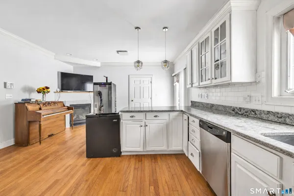 $4,800 | 240 Highland Avenue, Stratford, CT 06614