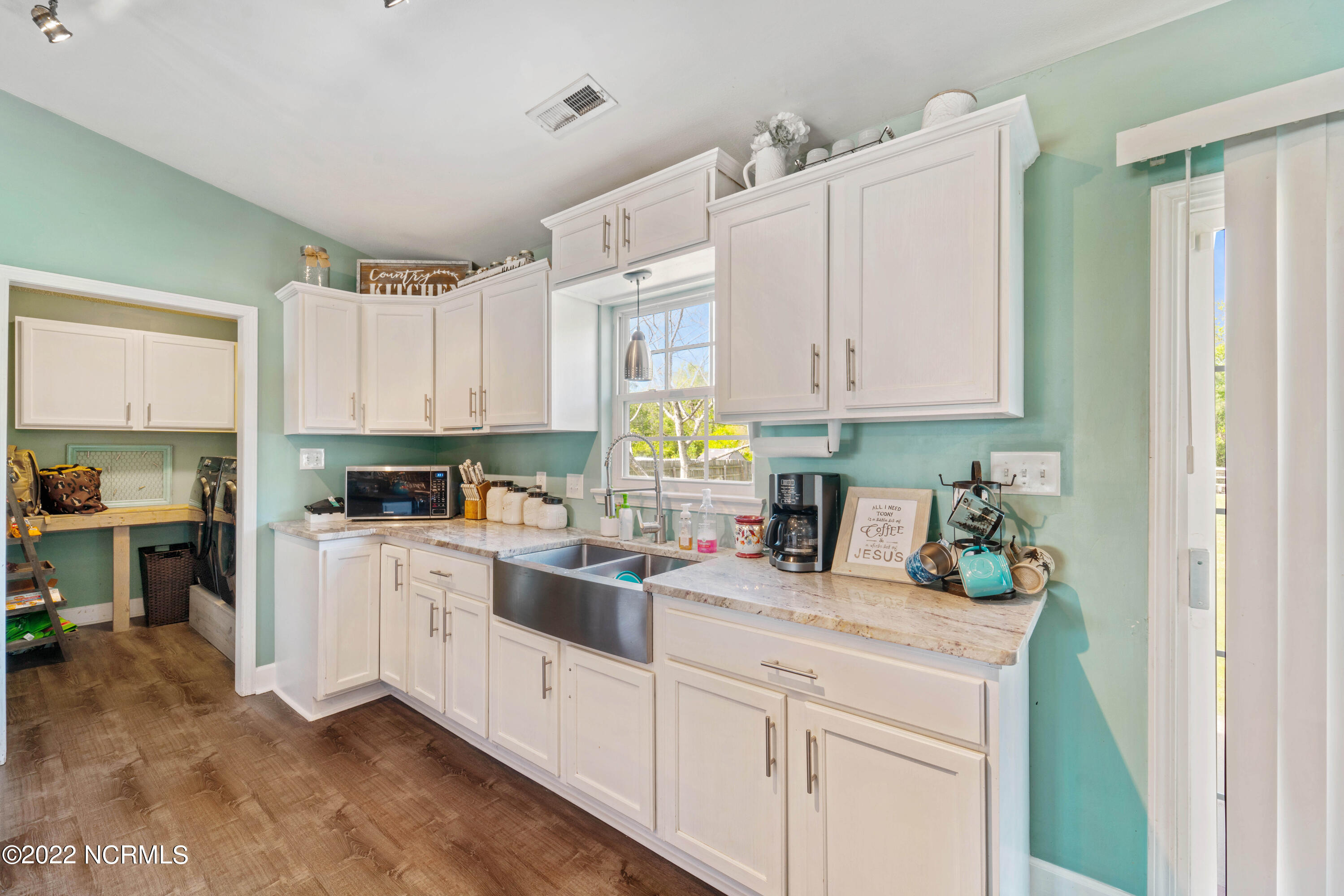112 Poplar Ridge Road Jacksonville, NC 28546 - Photo 3 of 35 DSC06950