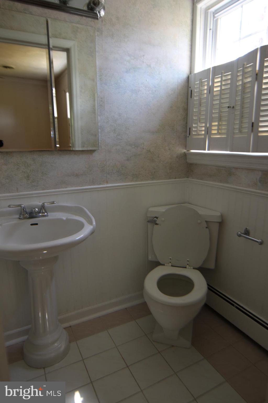 6893 Chambers Hill Road Harrisburg, PA 17111 - Photo 12 of 26