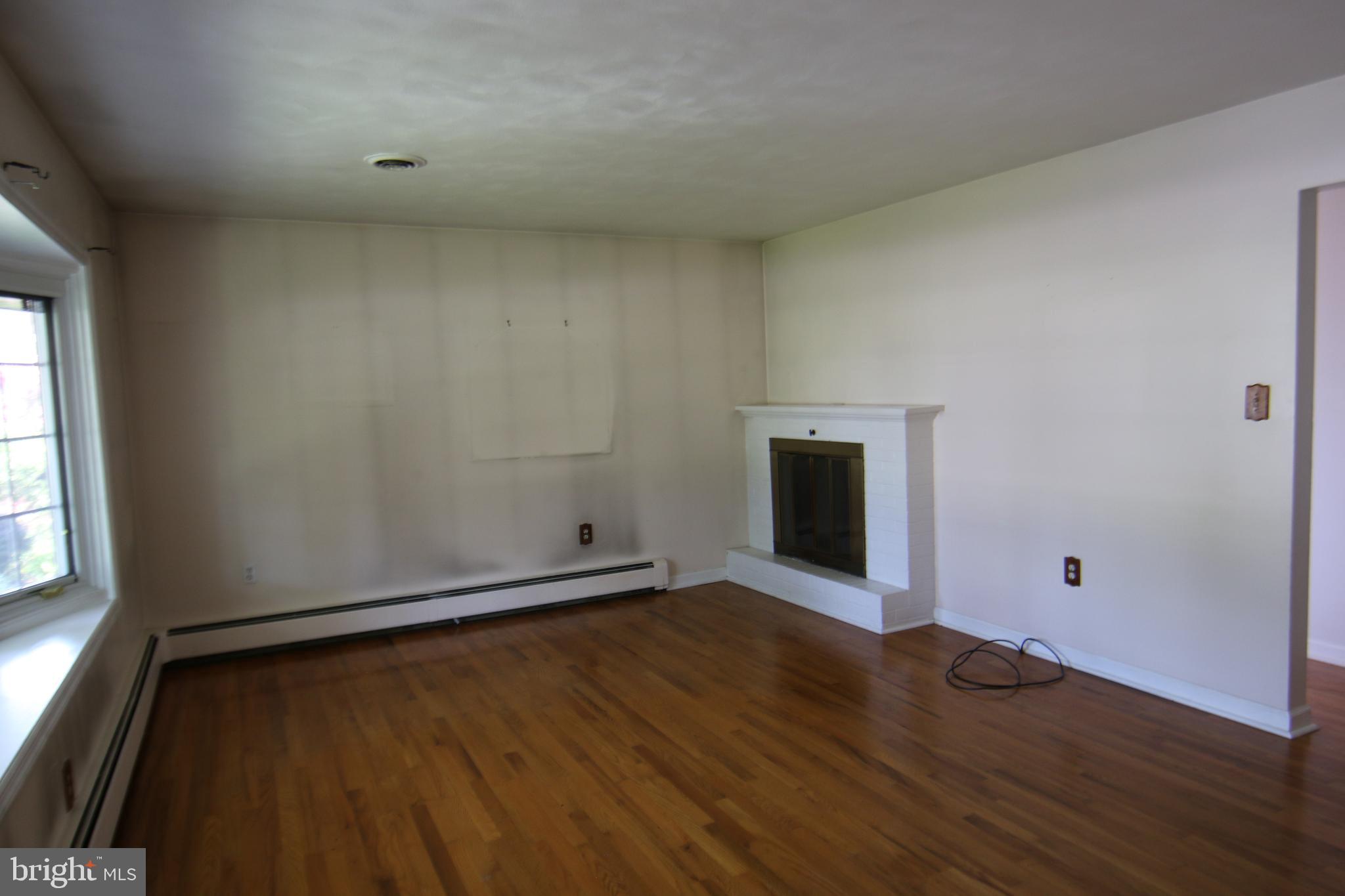 6893 Chambers Hill Road Harrisburg, PA 17111 - Photo 3 of 26