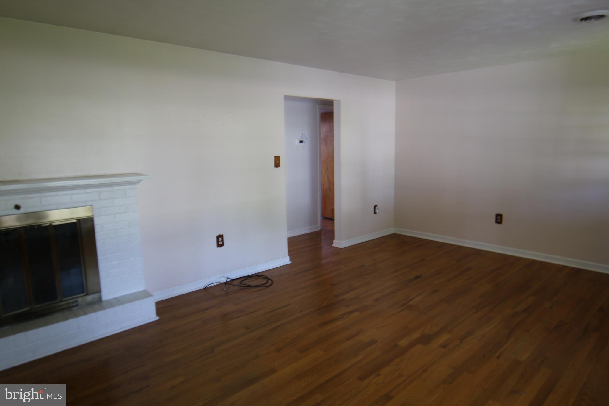 6893 Chambers Hill Road Harrisburg, PA 17111 - Photo 4 of 26
