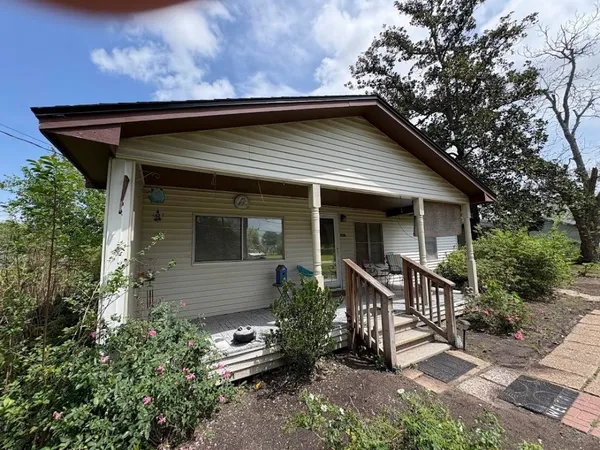 $149,000 | 805 Beauty Street, Dayton, TX 77535