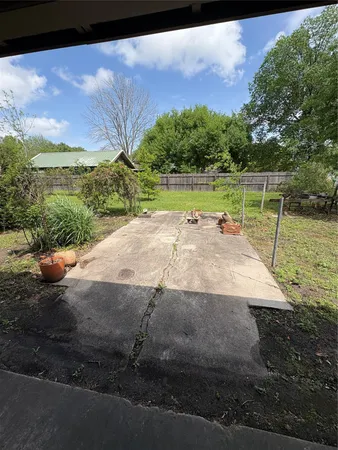 $149,000 | 805 Beauty Street, Dayton, TX 77535