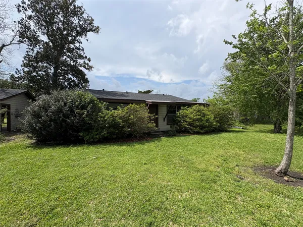 $149,000 | 805 Beauty Street, Dayton, TX 77535