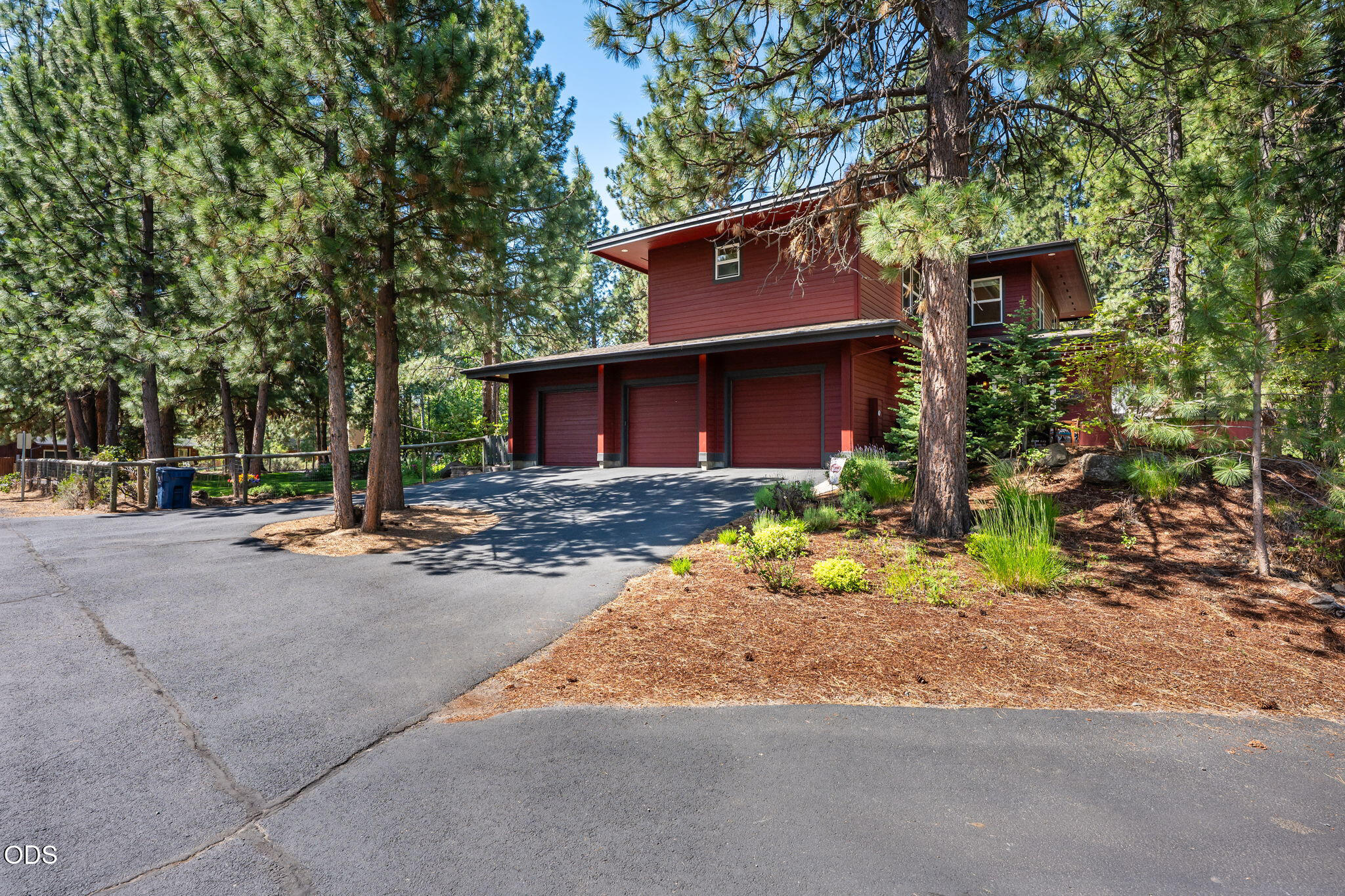 19528 East Campbell Road Bend, OR 97702 - Photo 40 of 46