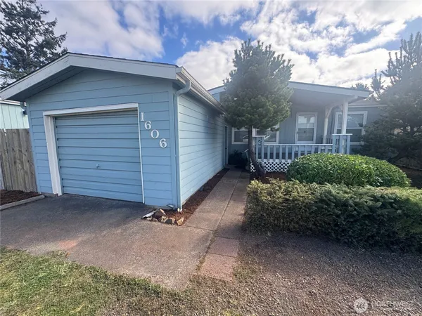 $295,000 | 1606 Washington Avenue South, Long Beach, WA 98631