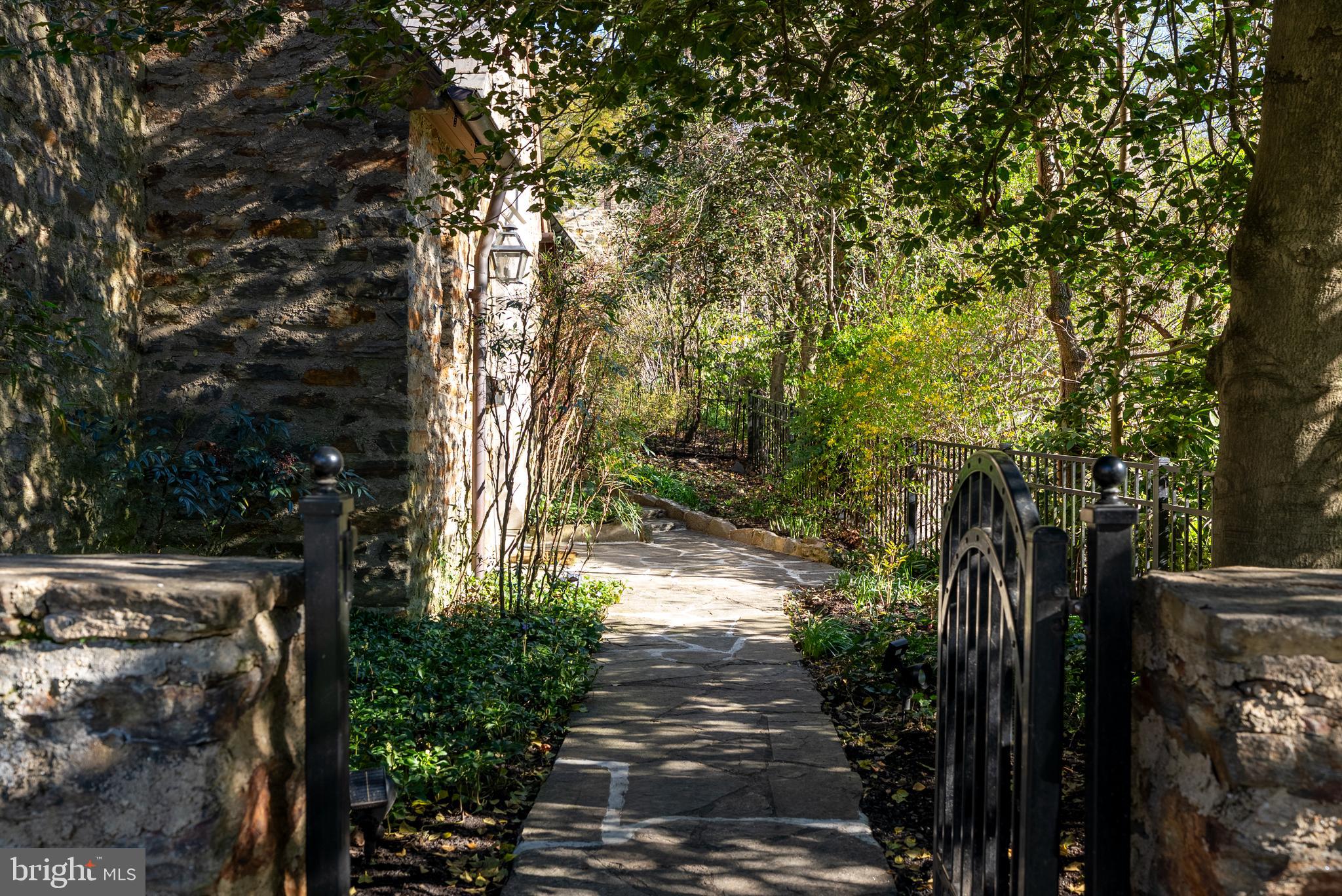 224 Tunbridge Road Baltimore, MD 21212 - Photo 3 of 60