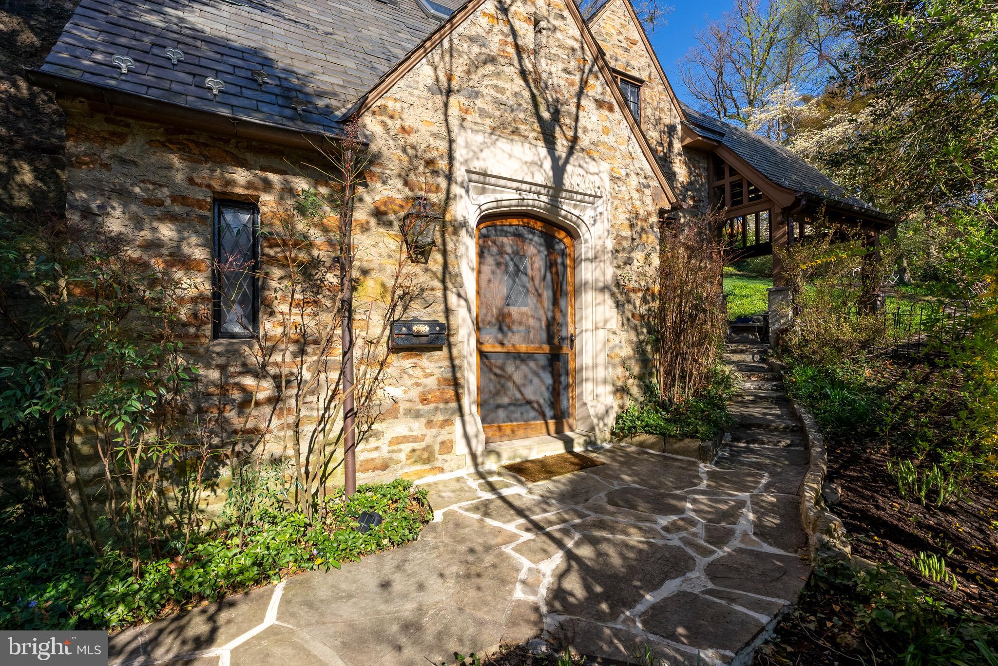 224 Tunbridge Road Baltimore, MD 21212 - Photo 4 of 60