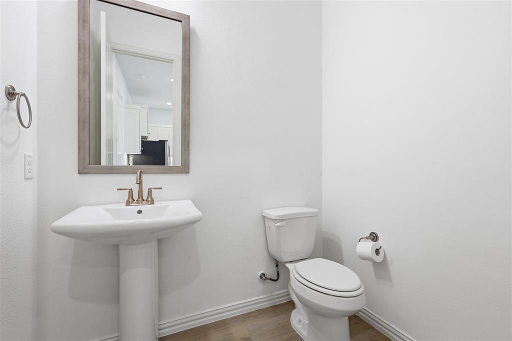 1317 Rooted Road Frisco, TX 75033 - Photo 12 of 34