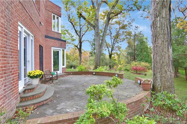 $10,000 | 57 Drum Hill Lane, Stamford, CT 06902