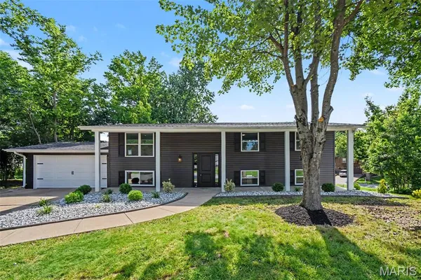 $400,000 | 4 Lussac Court, Lake St. Louis, MO 63367