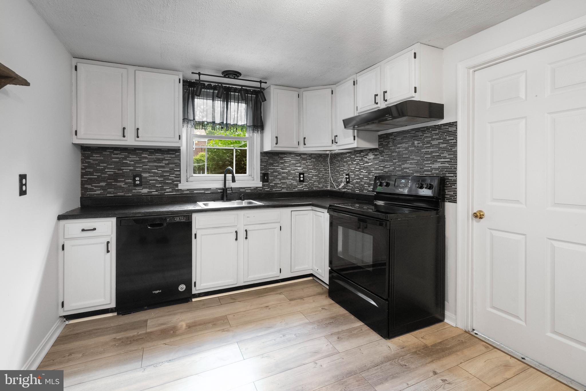 3116 Cornwall Road Dundalk, MD 21222 - Photo 8 of 32