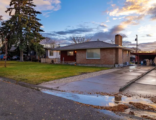 $319,900 | 713 8th Avenue North, Buhl, ID 83316