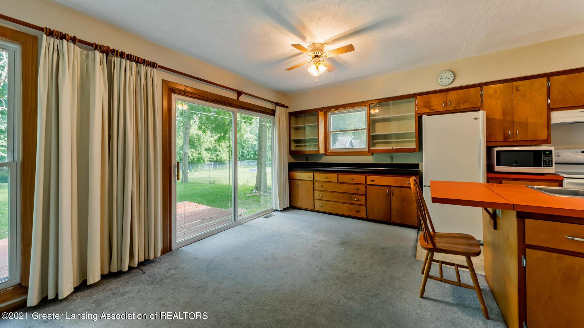 3025 Pleasant Grove Road Lansing, MI 48910 - Photo 17 of 21 Dining Room