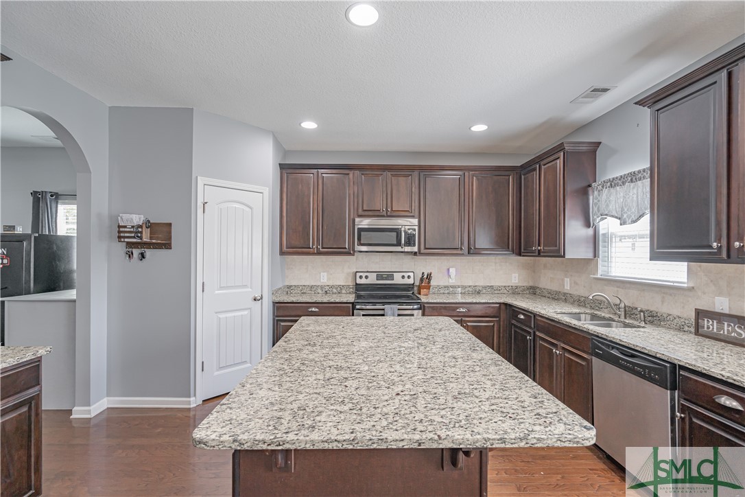 46 Rhett Lane Richmond Hill, GA 31324 - Photo 5 of 35 Gallery Image 5
