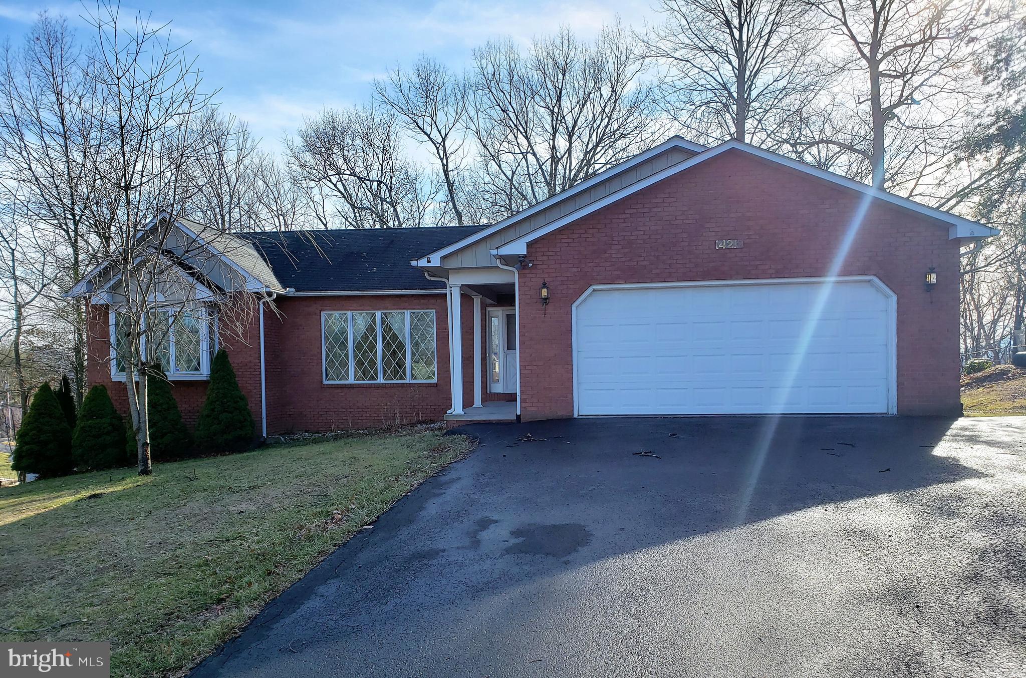 14212 Brant Road Southwest Cresaptown, MD 21502 - Photo 5 of 29 L-SHAPED RANCHER