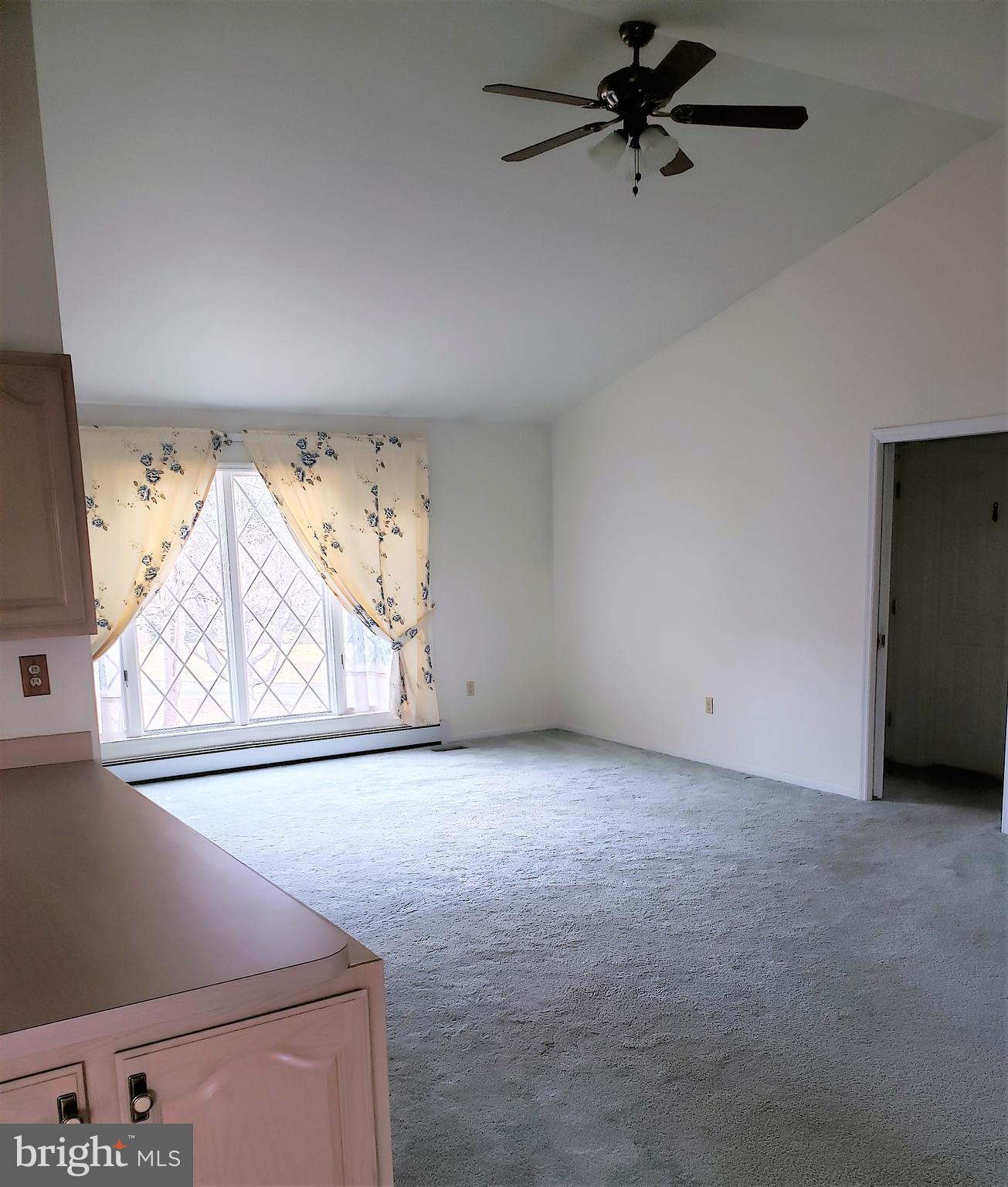 14212 Brant Road Southwest Cresaptown, MD 21502 - Photo 6 of 29 Wide open living room w/ cath ceilings
