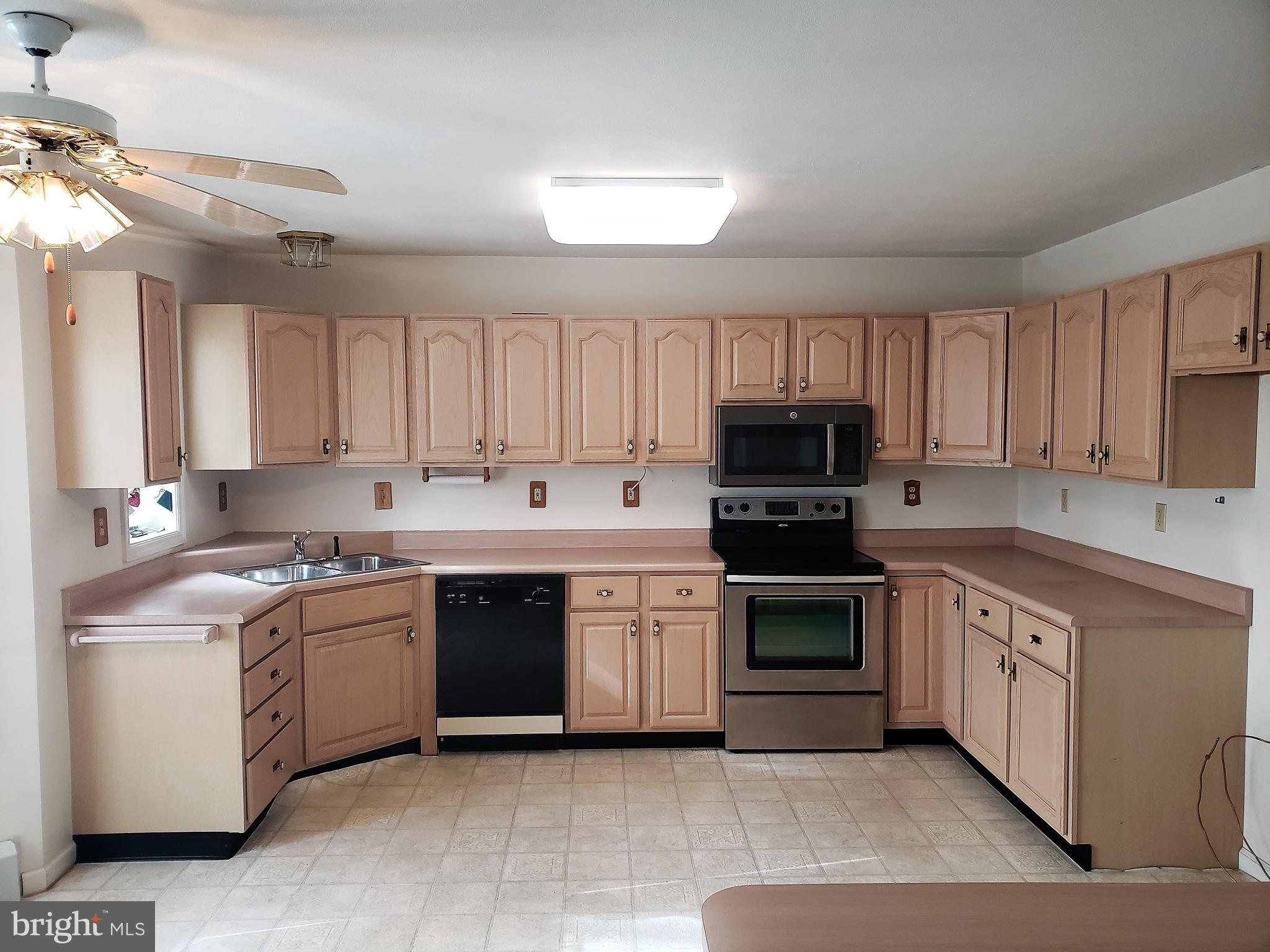 14212 Brant Road Southwest Cresaptown, MD 21502 - Photo 8 of 29 Look at this kitchen!!!
