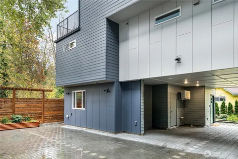 $550,000 | 11825 59th Avenue South, Unit C, Seattle, WA 98178