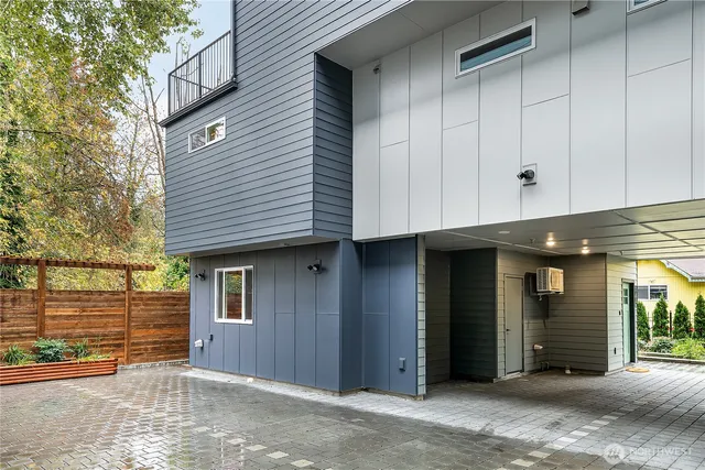 $550,000 | 11825 59th Avenue South, Unit C, Seattle, WA 98178