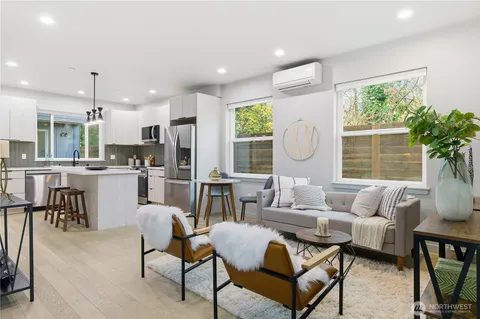 $550,000 | 11825 59th Avenue South, Unit C, Seattle, WA 98178