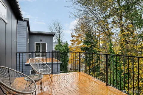 $550,000 | 11825 59th Avenue South, Unit C, Seattle, WA 98178