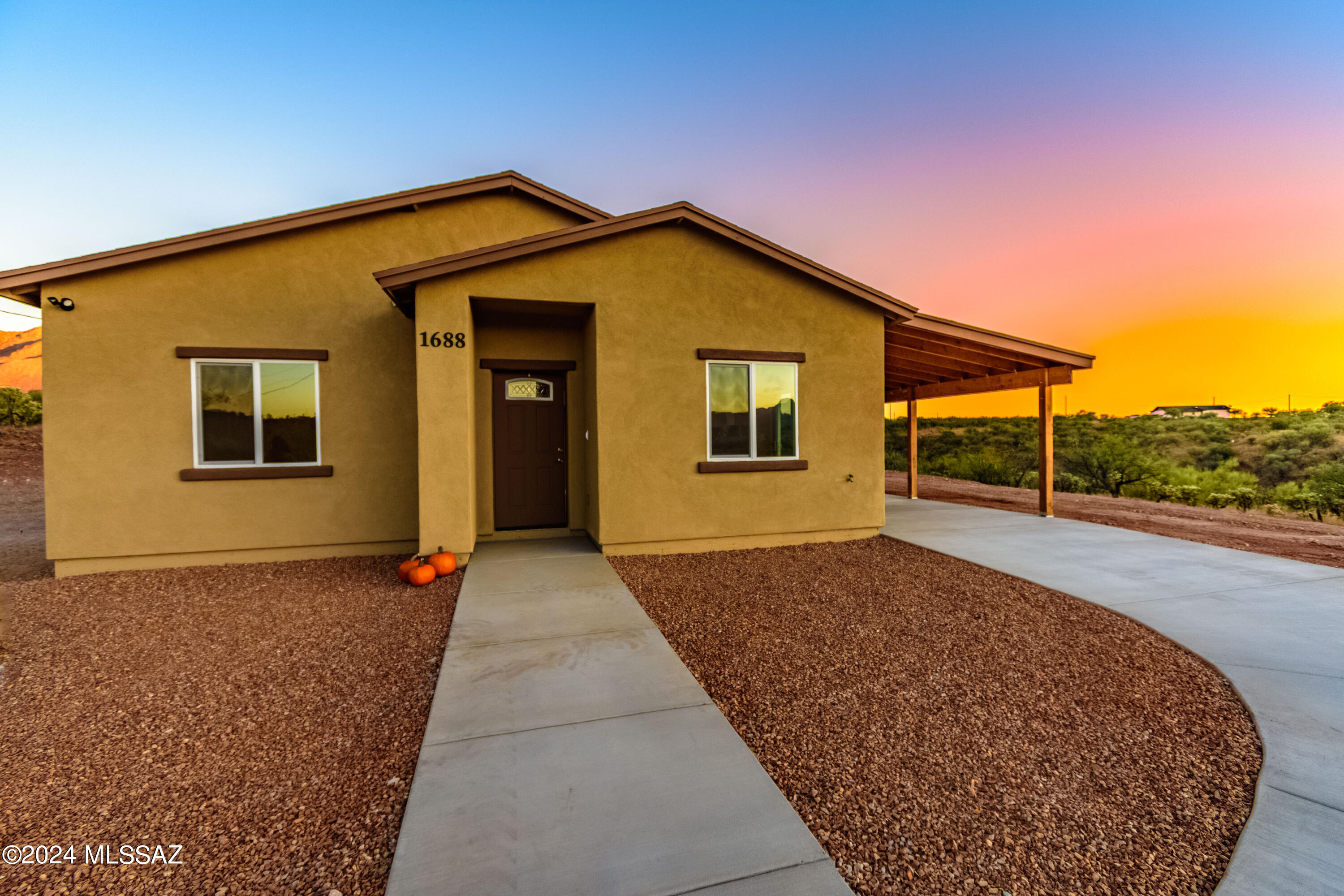 1688 Vereda Neblina Rio Rico, AZ 85648 - Photo 3 of 38
