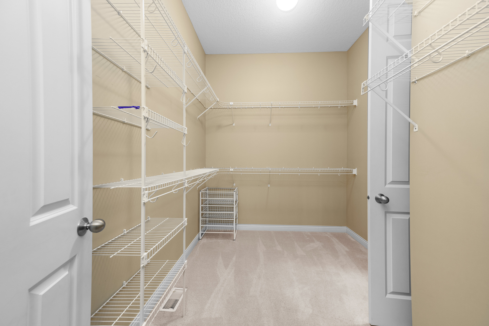 3179 Meridith Way Bettendorf, IA 52722 - Photo 23 of 36