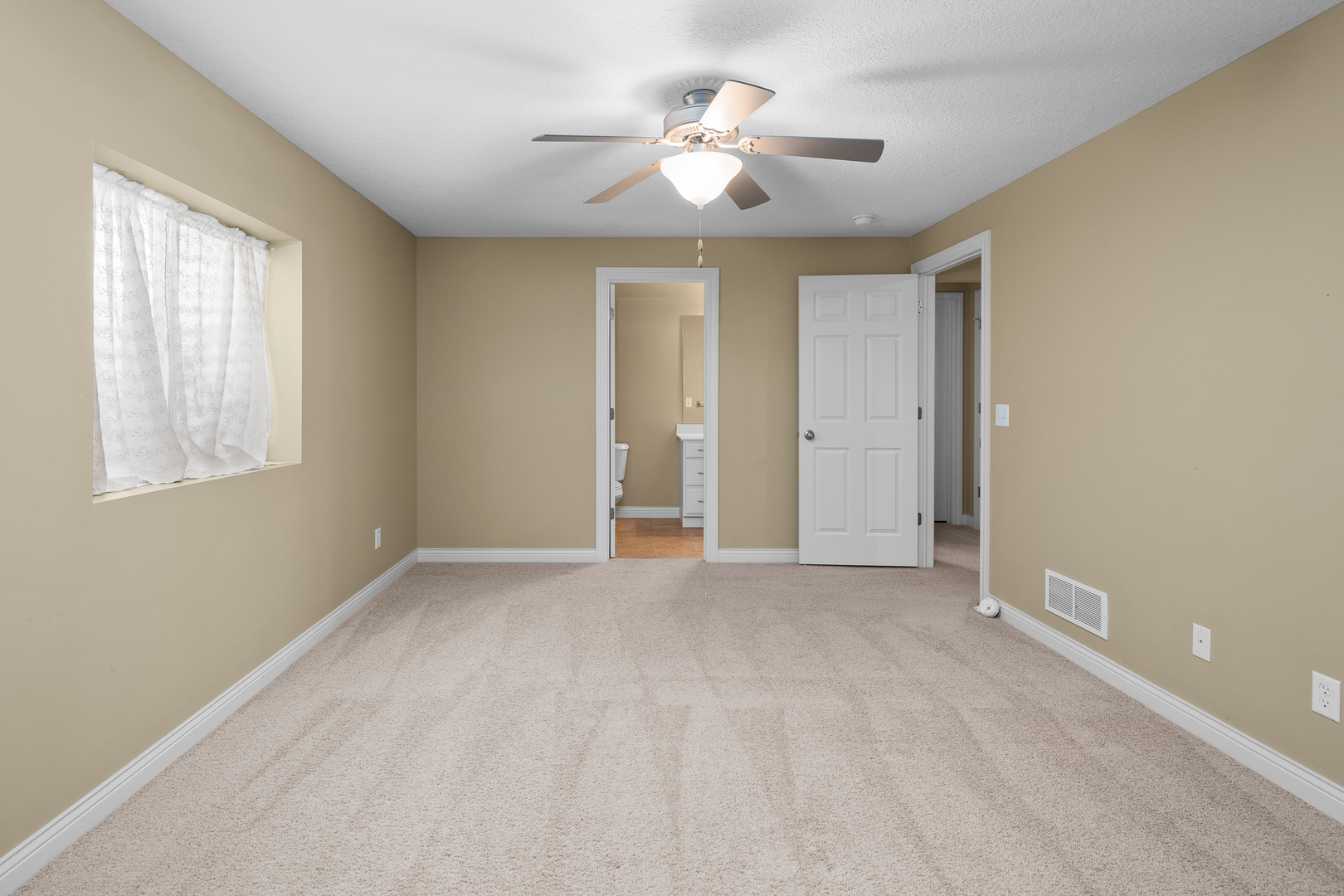 3179 Meridith Way Bettendorf, IA 52722 - Photo 30 of 36