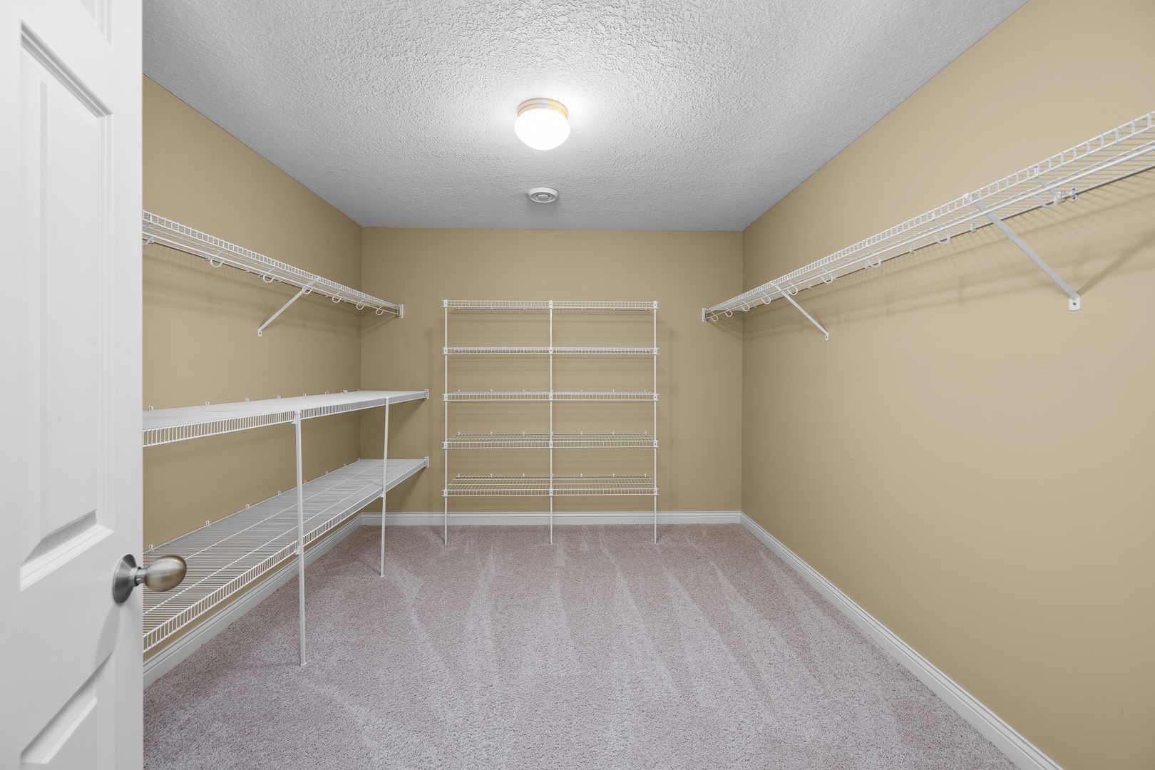 3179 Meridith Way Bettendorf, IA 52722 - Photo 31 of 36