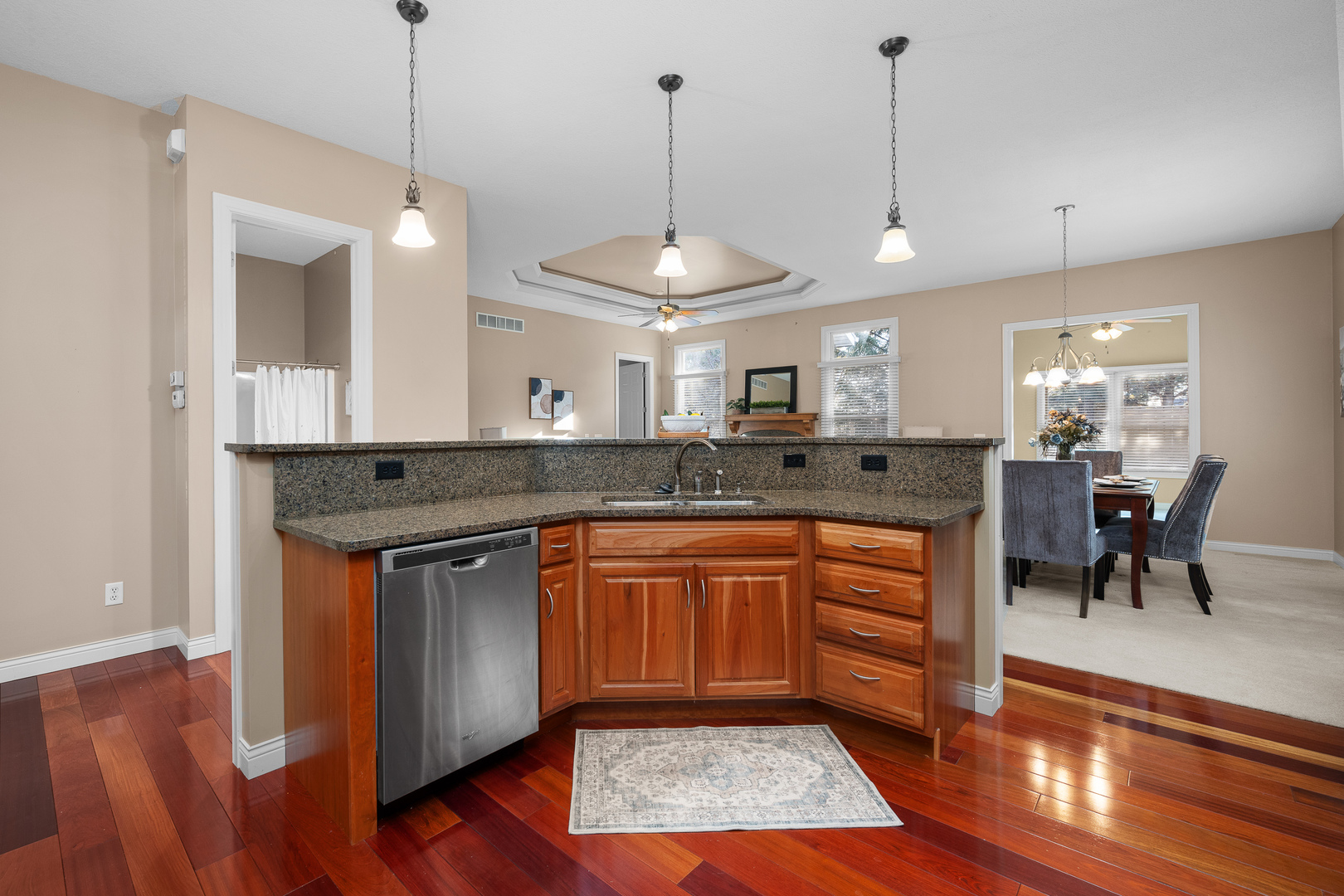 3179 Meridith Way Bettendorf, IA 52722 - Photo 6 of 36