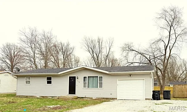 $176,750 | 710 Field Street, Altamont, IL 62411