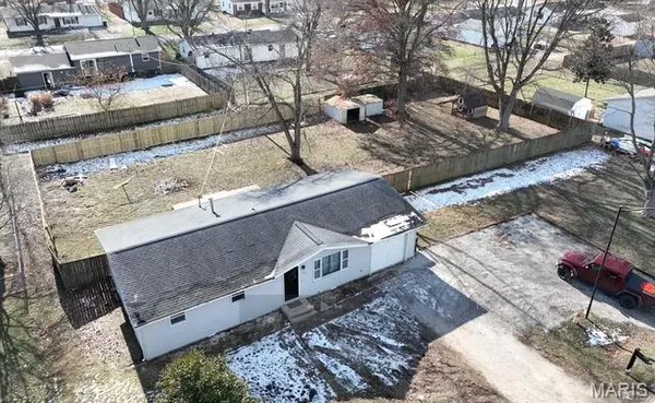 $176,750 | 710 Field Street, Altamont, IL 62411
