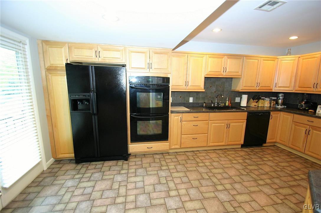 4210 Wellesley Road Bethlehem, PA 18017 - Photo 14 of 44 Gallery Image 14