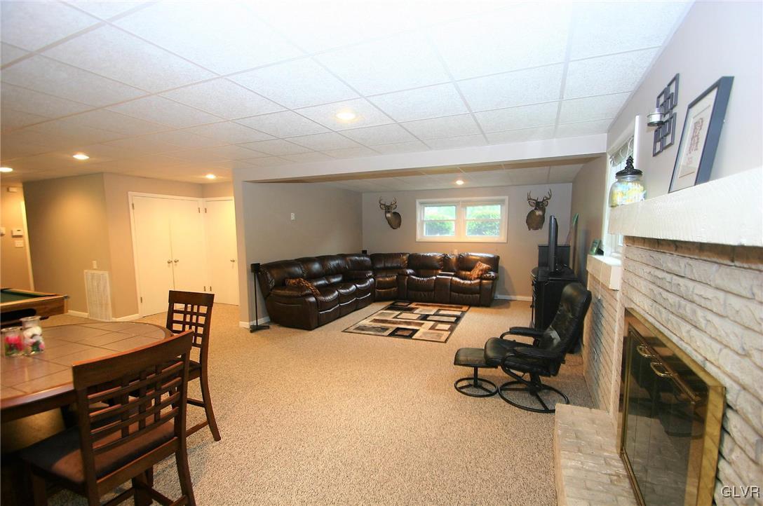 4210 Wellesley Road Bethlehem, PA 18017 - Photo 18 of 44 Plenty of room for a party!