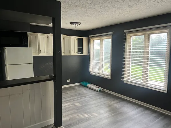 $2,200 | 1085 Cove Drive, Prospect Heights, IL 60070