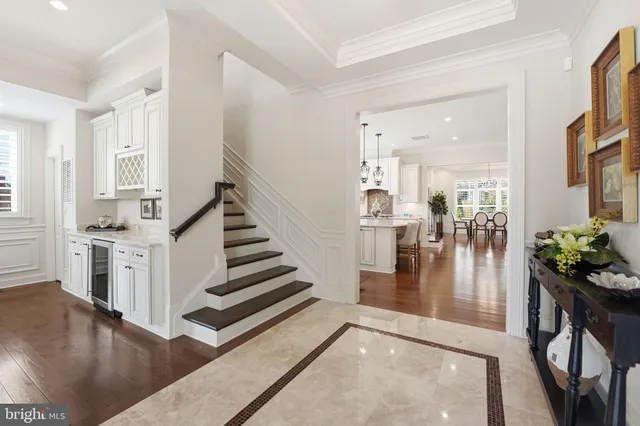 $2,600,000 | 609 Kingsley Road Southwest, Vienna, VA 22180