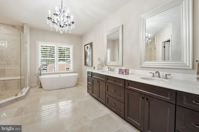 $2,600,000 | 609 Kingsley Road Southwest, Vienna, VA 22180