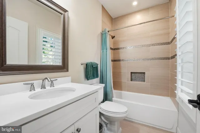 $2,600,000 | 609 Kingsley Road Southwest, Vienna, VA 22180