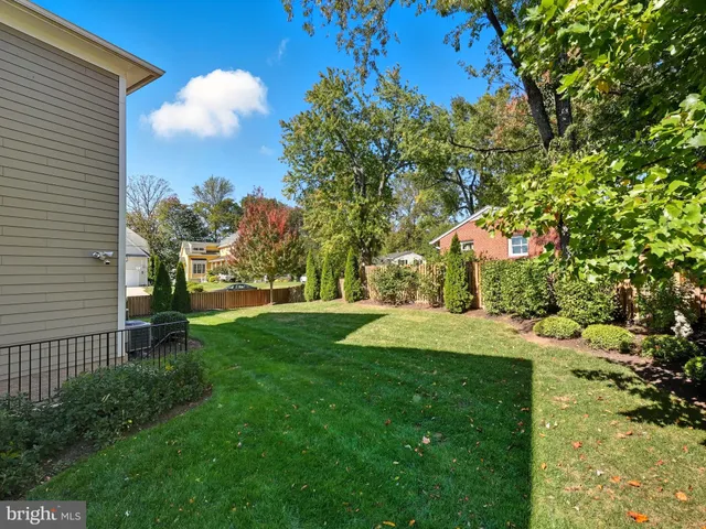 $2,600,000 | 609 Kingsley Road Southwest, Vienna, VA 22180