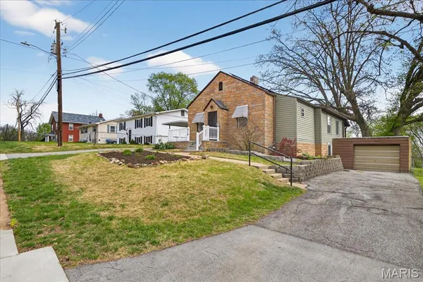 $249,000 | 219 Lookout Avenue, Valley Park, MO 63088