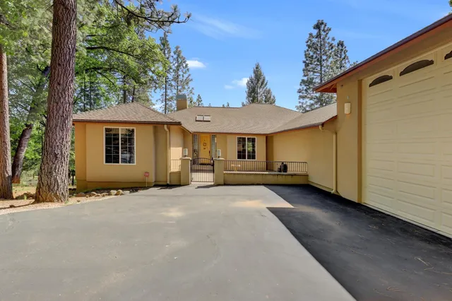 $999,000 | 10450 South Ponderosa Way, Rough and Ready, CA 95975