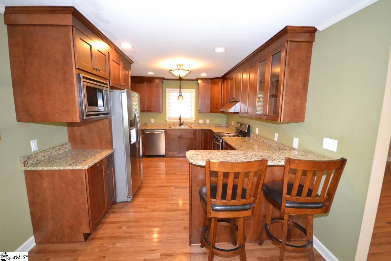 7 Mitchell Road Greenville, SC 29615 - Photo 4 of 21 Gallery Image 4