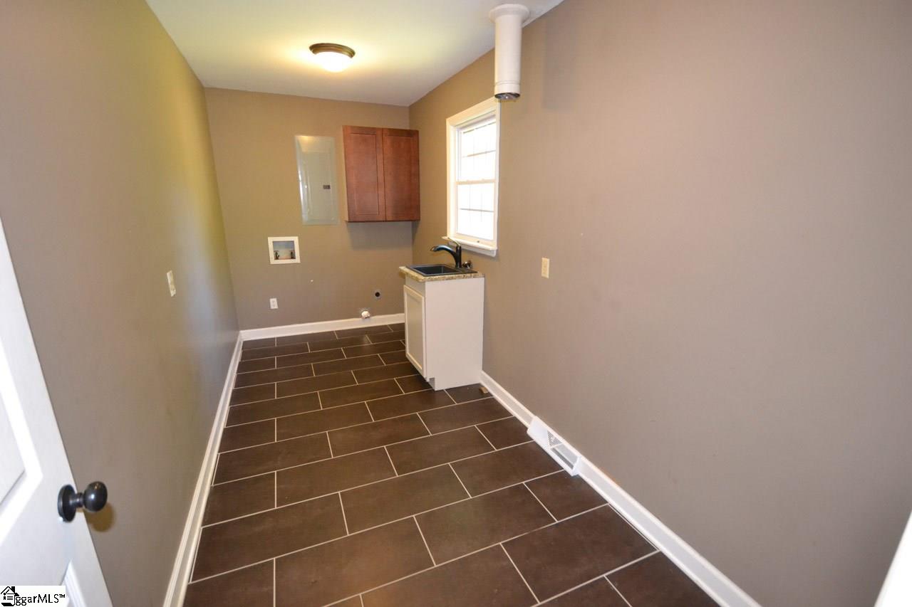 7 Mitchell Road Greenville, SC 29615 - Photo 7 of 21 Gallery Image 7