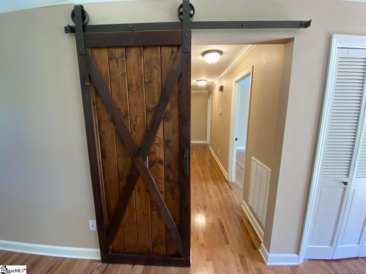 7 Mitchell Road Greenville, SC 29615 - Photo 8 of 21 Gallery Image 8