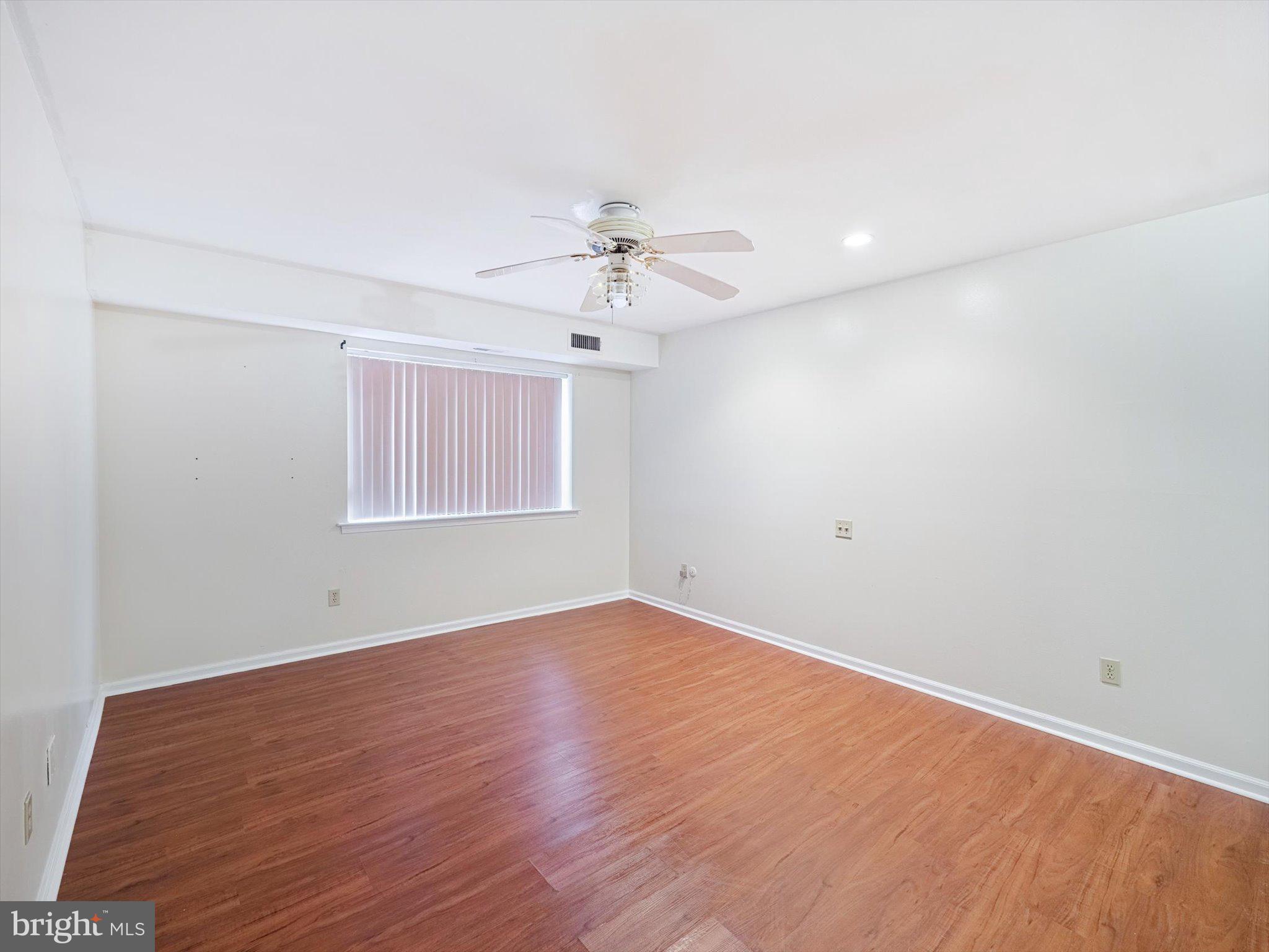 3204 Delaire Landing Road, Unit 3204 Philadelphia, PA 19114 - Photo 13 of 39 Primary Bedroom