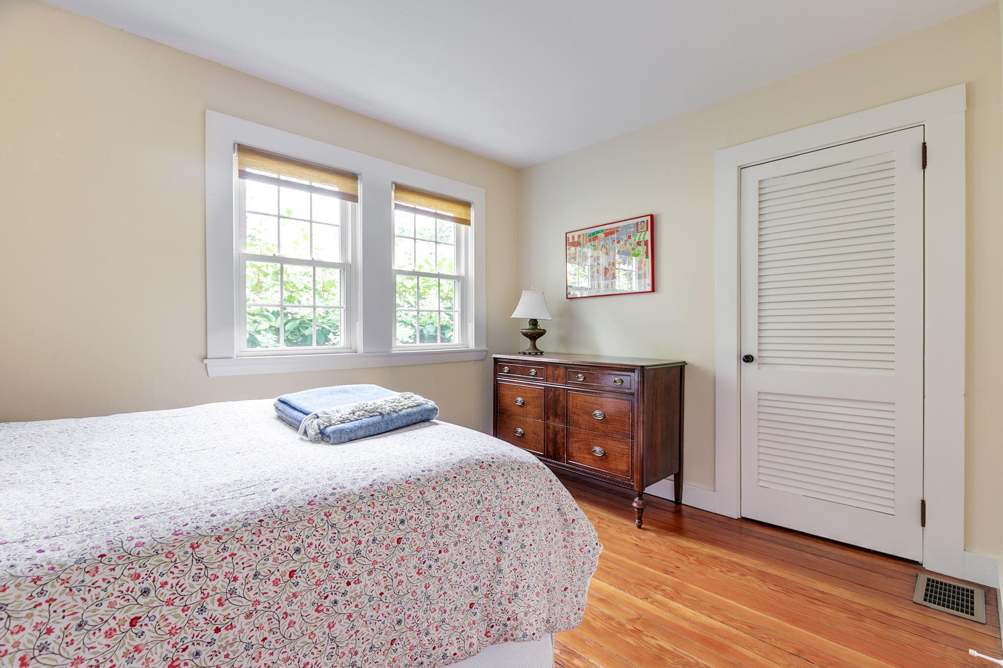 311 Main Street Centerville, MA 02632 - Photo 26 of 45 a bedroom with a bed and a window
