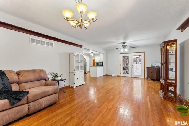 $267,500 | 2530 37th Avenue, Rock Island, IL 61201