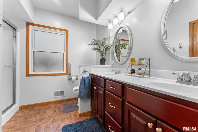 $267,500 | 2530 37th Avenue, Rock Island, IL 61201