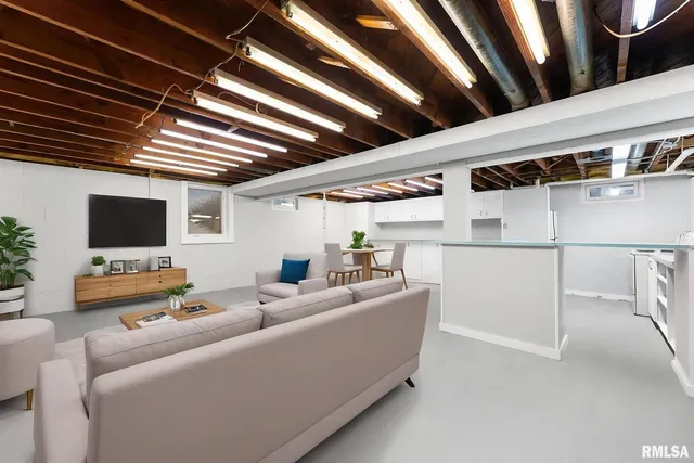 $267,500 | 2530 37th Avenue, Rock Island, IL 61201